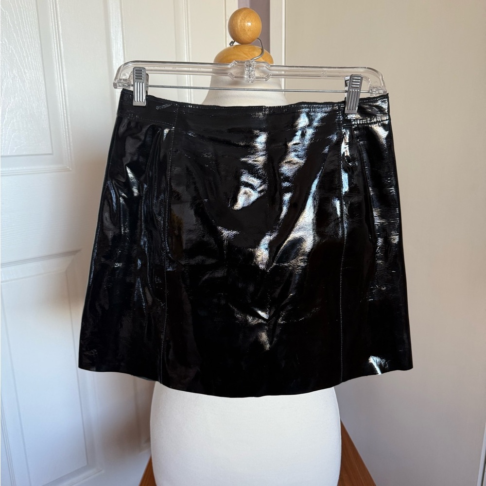 Elie Tahari 100% Leather Mini Skirt – Size 2 – NWT